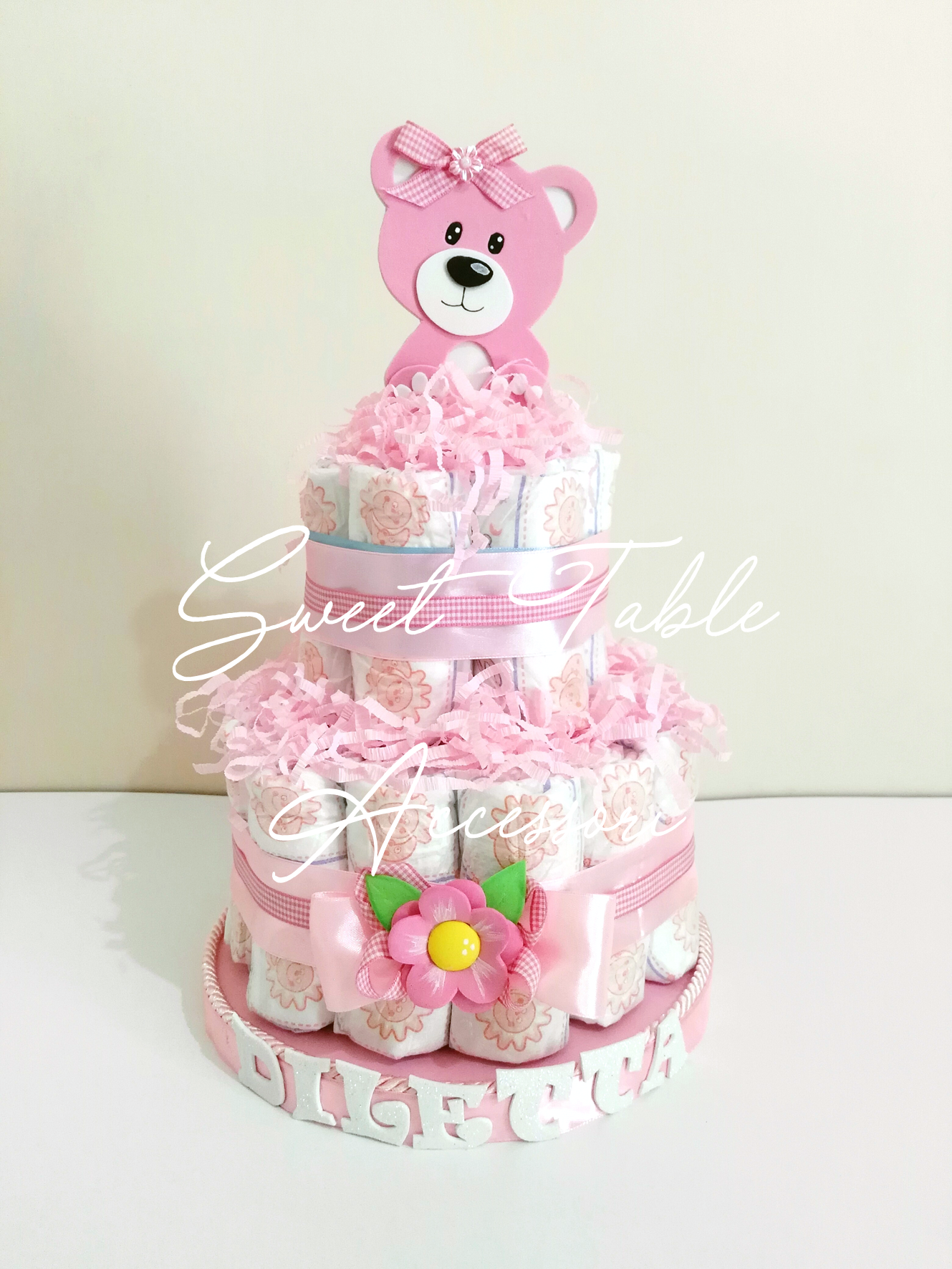 Torta pannolini 2 piani  con decorazioni e topper in gomma eva