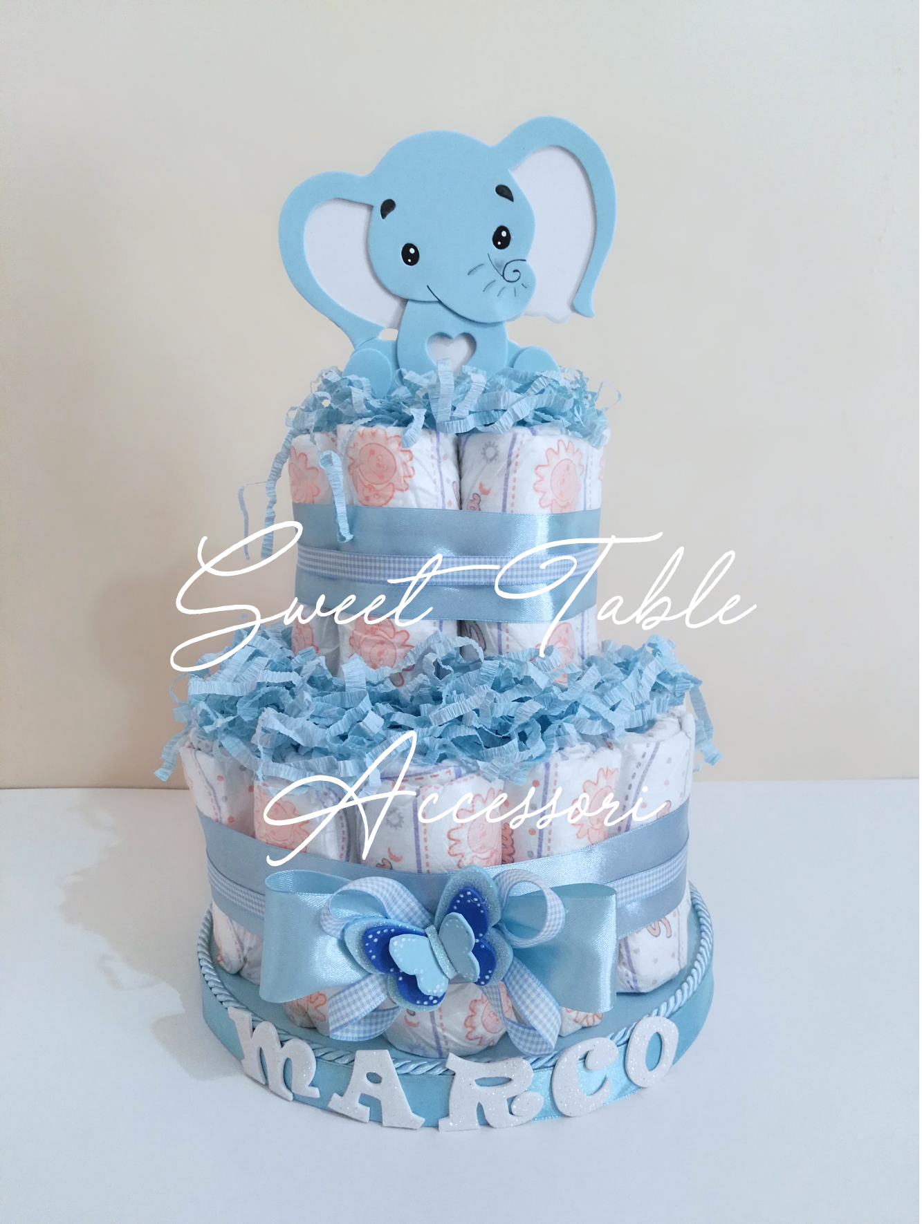 Torta pannolini 2 piani  con decorazioni e topper in gomma eva