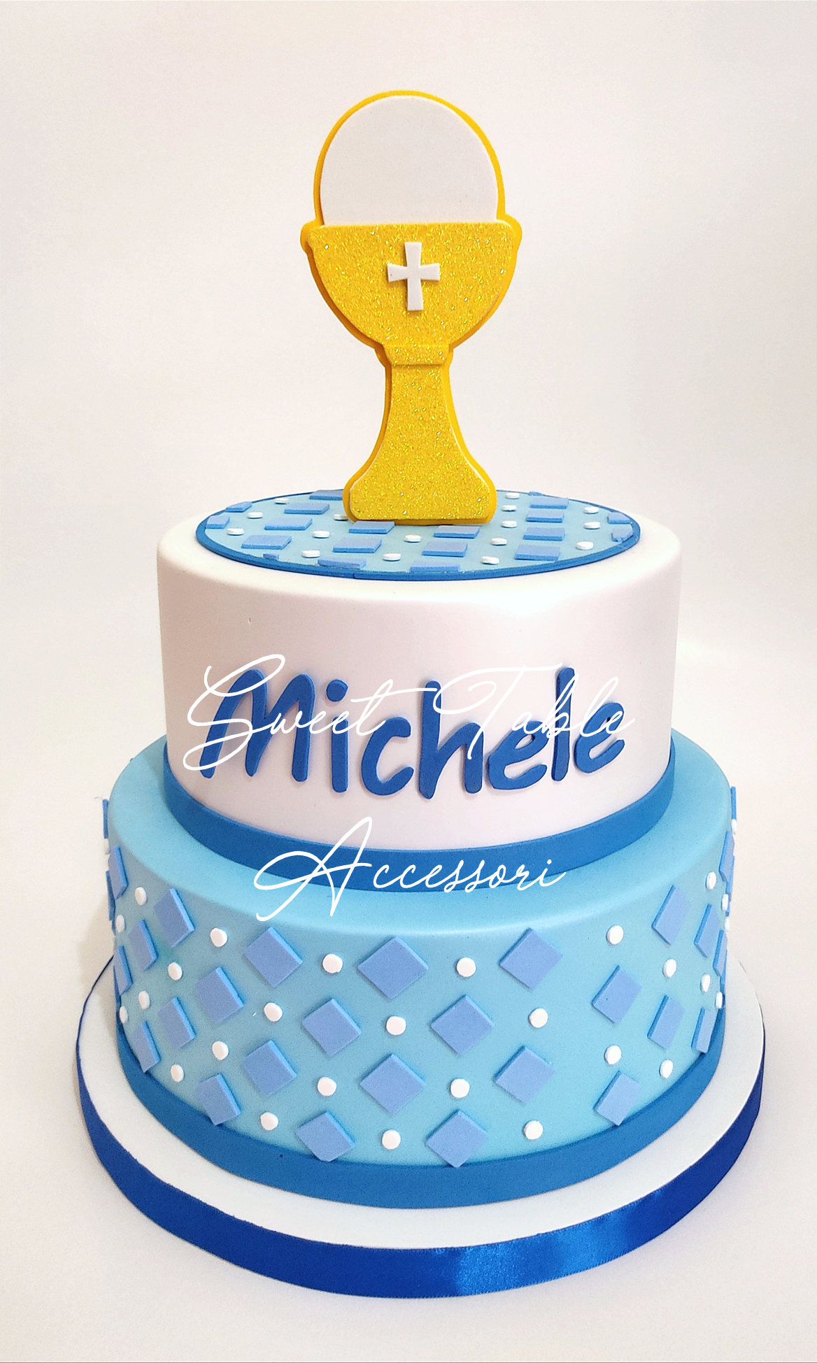 Torta scenografica Prima Comunione trama quadrati e pois 2 piani