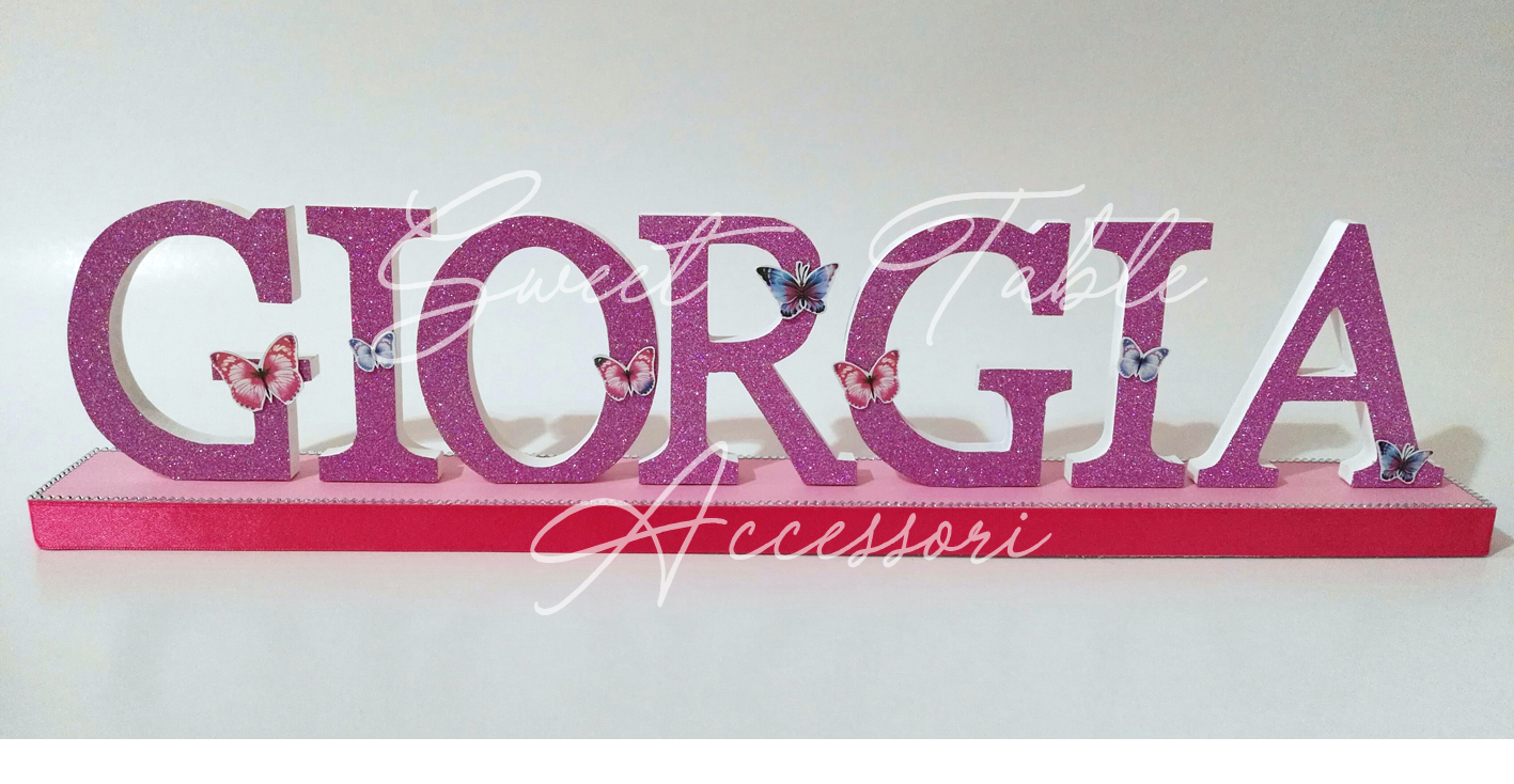 Nome con lettere in legno e base