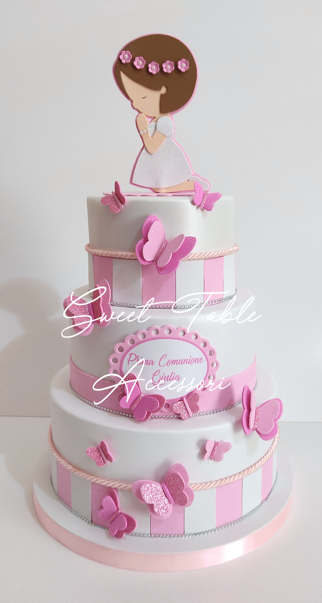 Torta scenografica Prima Comunione farfalle 3 piani