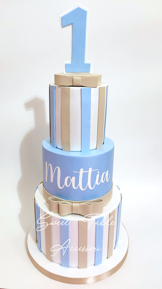 Torta scenografica 1° Compleanno azzurro e tortora