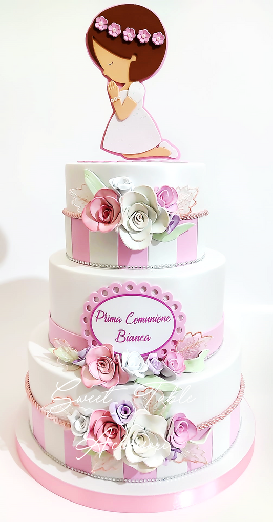 Torta scenografica Prima Comunione tralcio roselline 3 piani